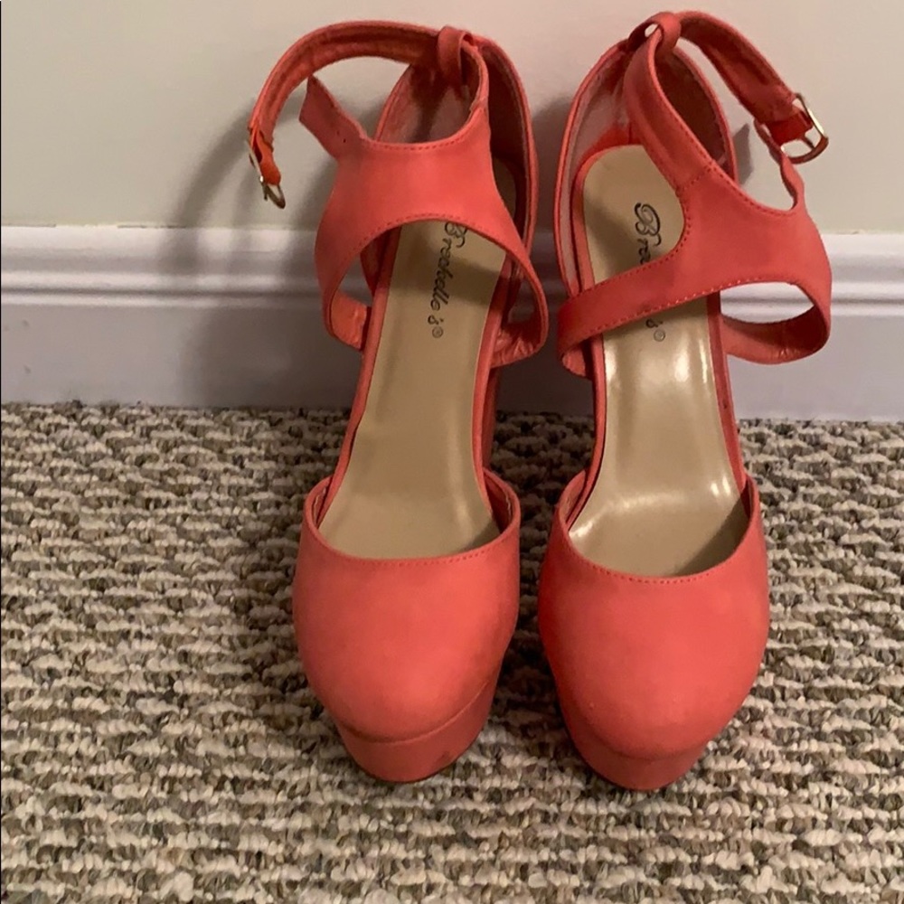 Close toe heels